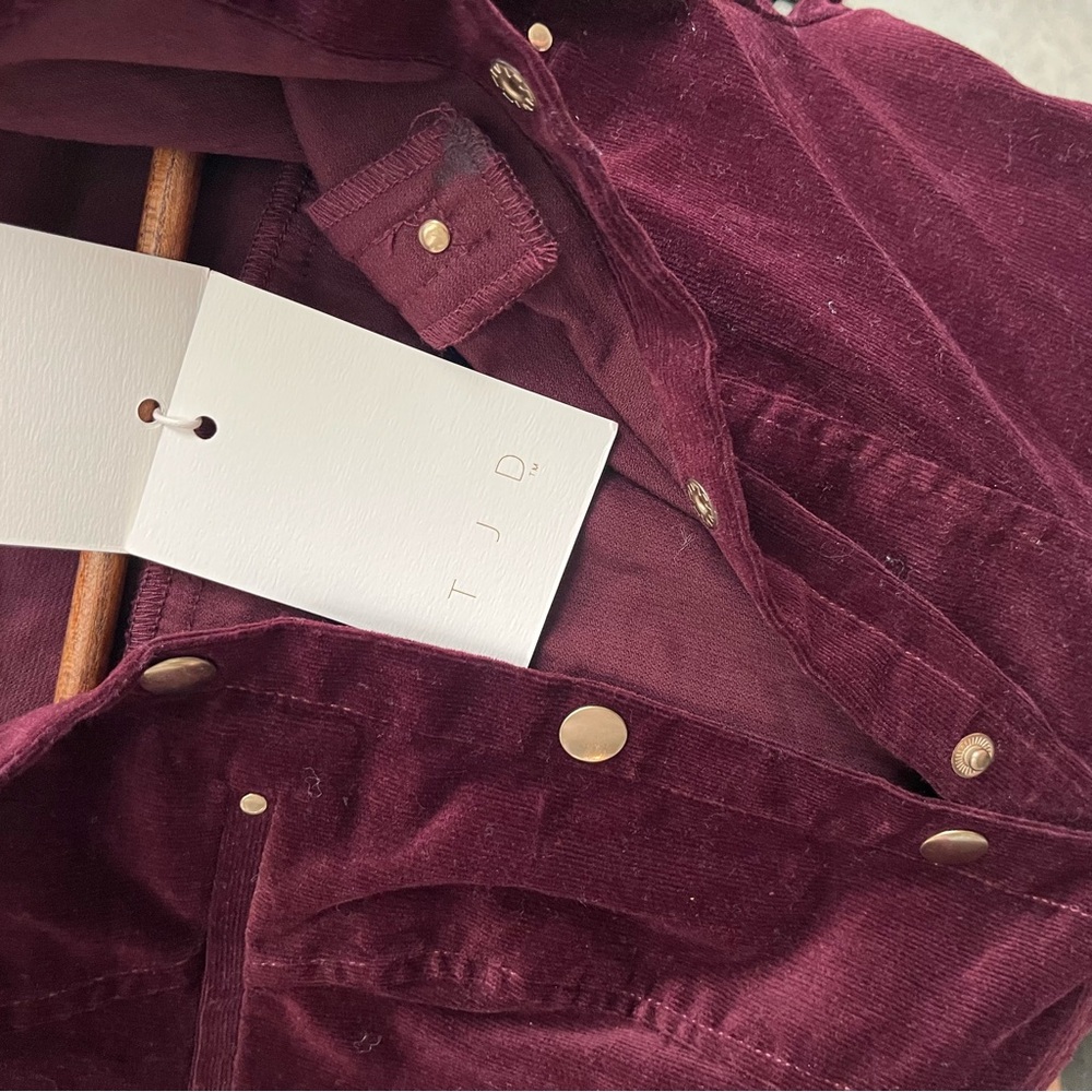 The Jetset Diaries Delphine Velvet Burgundy Long Sleeve Button Up Pocketed Dress - Picture 12 of 13